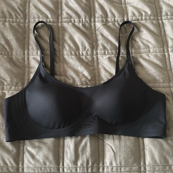 Forever 21 Other - Forever 21 Black Seamless Bra Intimates
